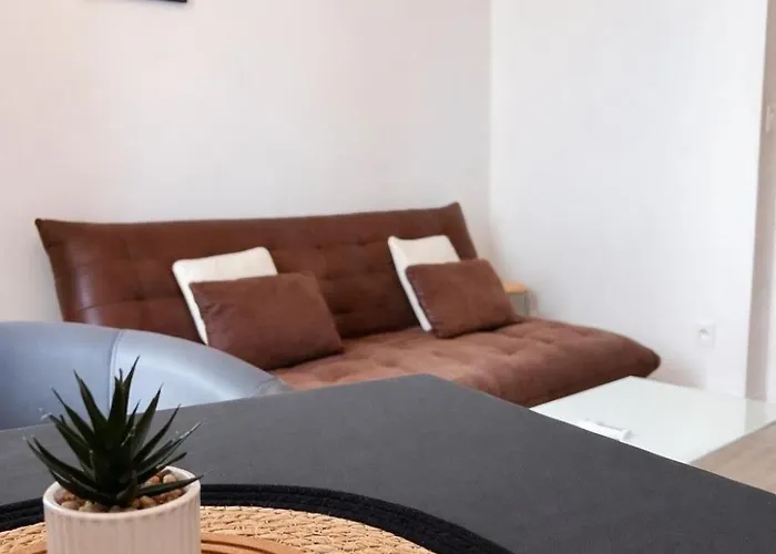 Appartement Avec Balcon *